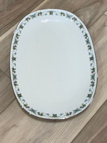 Noritake Japan oval plate Beguine 2033 Contemporary Fine China - Picture 1 of 6